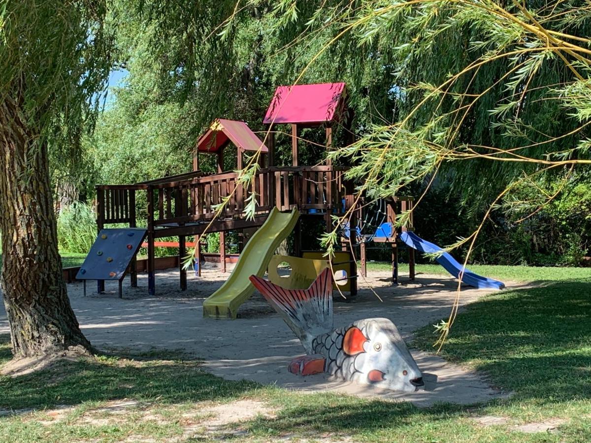 Laszlo Nyaralohaz Balatonfenyves Exteriér fotografie