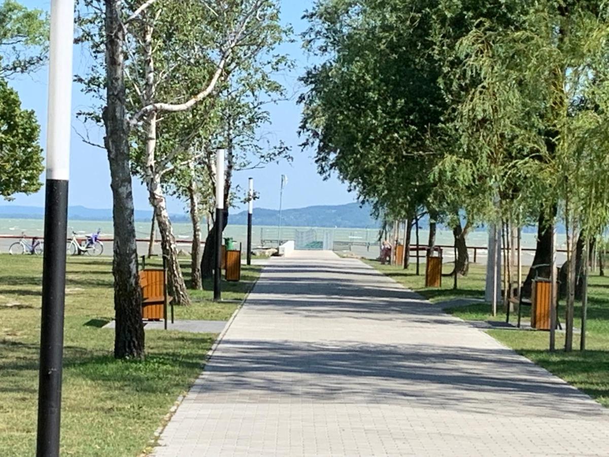 Laszlo Nyaralohaz Balatonfenyves Exteriér fotografie