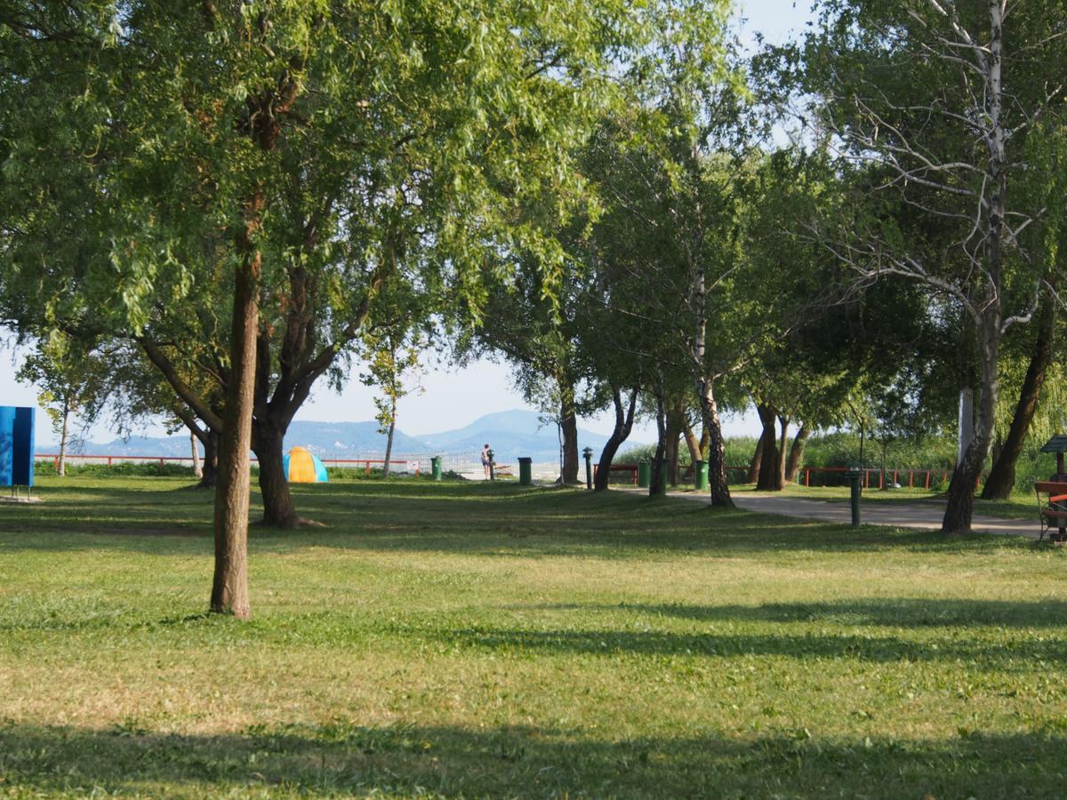 Laszlo Nyaralohaz Balatonfenyves Exteriér fotografie